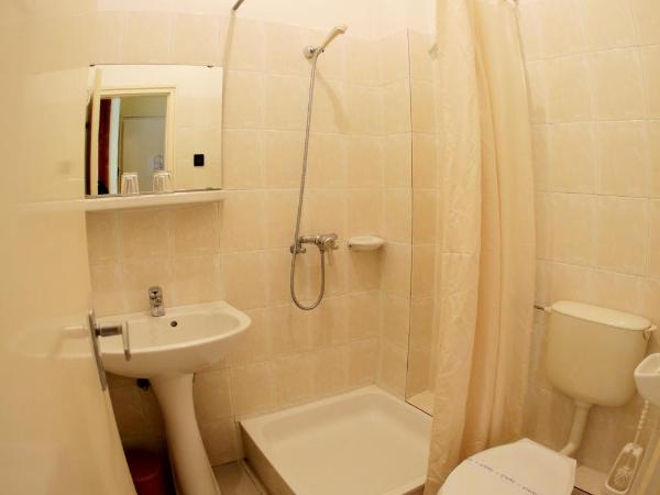 Hotel Bara Junior : photo 3 de la chambre chambre double