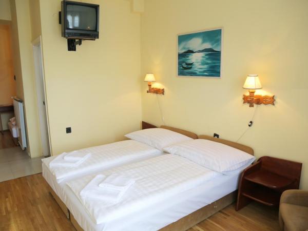 Hotel Bara Junior : photo 2 de la chambre chambre triple