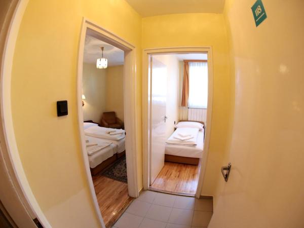 Hotel Bara Junior : photo 1 de la chambre chambre quadruple