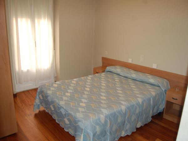 Bar Pensión Restaurante Bidasoa : photo 1 de la chambre chambre double ou lits jumeaux