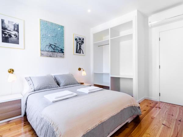 In2Lisbon - Kionga Suites : photo 4 de la chambre chambre double deluxe avec balcon