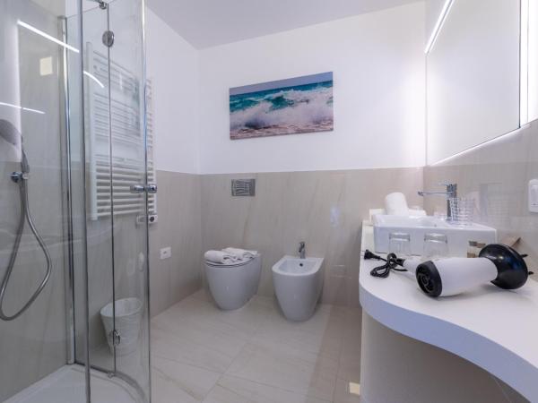 Hotel Mondial : photo 8 de la chambre suite junior - vue sur mer