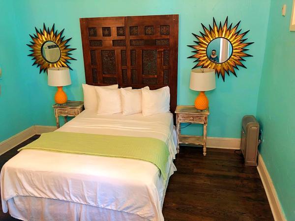 Creole Gardens Guesthouse and Inn : photo 5 de la chambre chambre lit queen-size