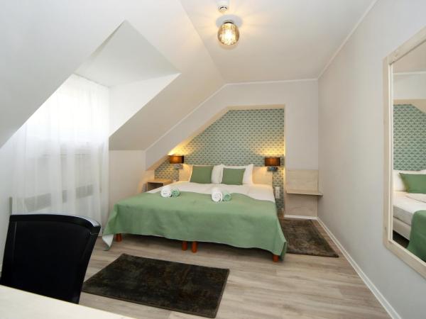 Várkapu Panzió : photo 6 de la chambre chambre double