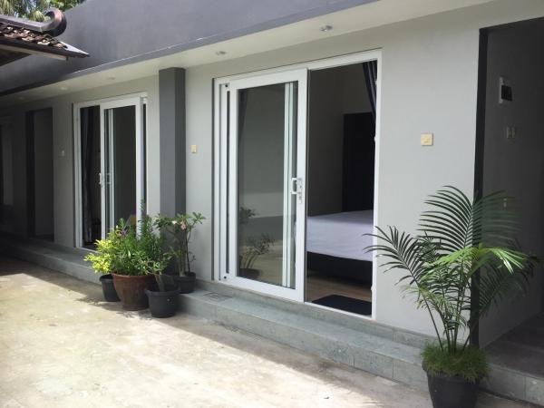 Omah SunFlower : photo 6 de la chambre chambre lit queen-size avec salle de bains commune