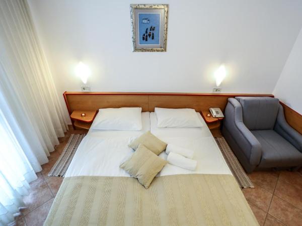 Hotel Dražica - Hotel Resort Dražica : photo 2 de la chambre chambre double