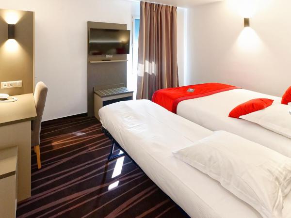 Hôtel AKENA Besançon : photo 4 de la chambre chambre triple