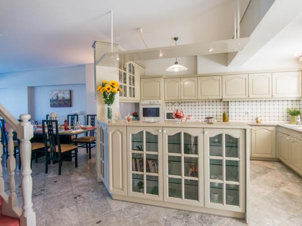 Birais Beach Studios : photo 2 de la chambre maison 6 chambres