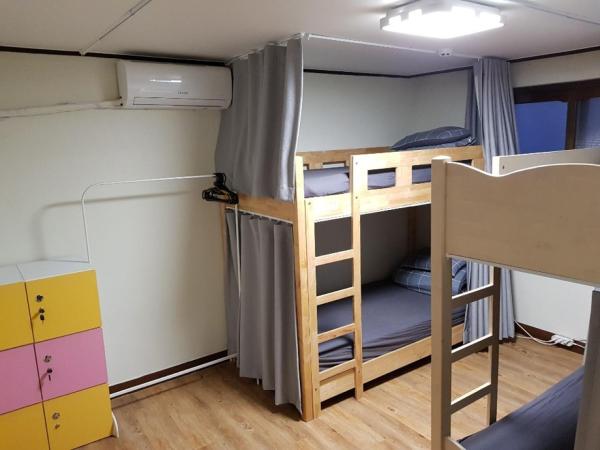 Able Guesthouse Hongdae : photo 1 de la chambre lit dans dortoir pour femmes de 4 lits