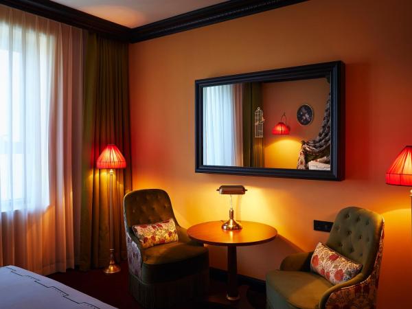 L'Escape Hotel : photo 3 de la chambre chambre lit king-size classique de luxe