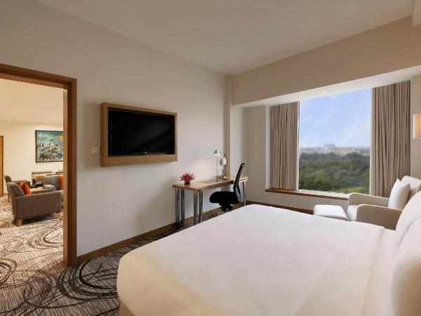 Novotel Hyderabad Convention Centre : photo 1 de la chambre executive premier floor 1 queen bed with 1 way airport transfer and 20% discount on travel desk