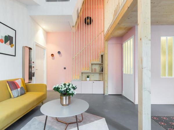 L'Abeille - Boutique Apartments : photo 4 de la chambre appartement en duplex avec balcon