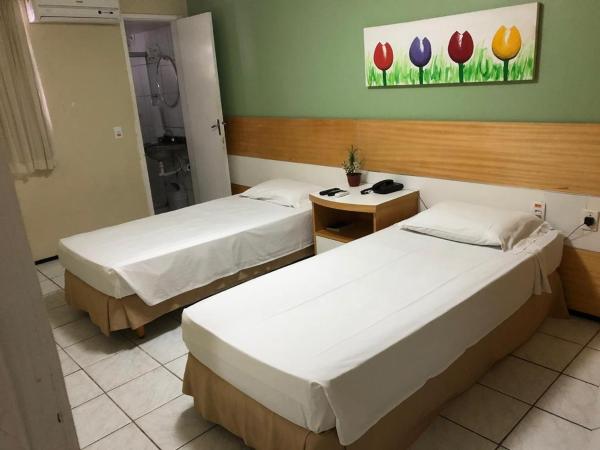 Raio de Sol Praia Hotel : photo 2 de la chambre chambre double avec 2 lits simples