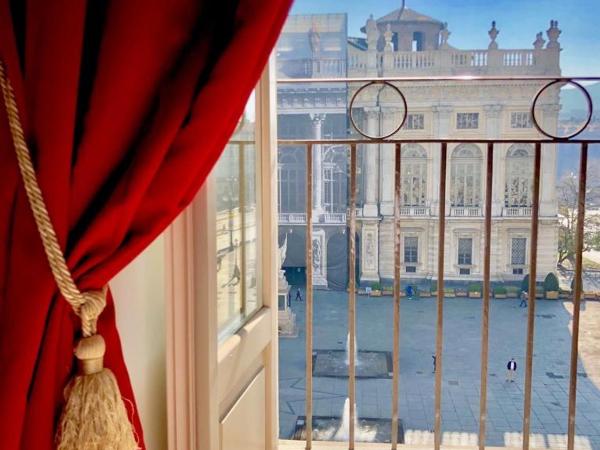 Corte Realdi Luxury Rooms Torino : photo 1 de la chambre chambre double deluxe avec vue sur château