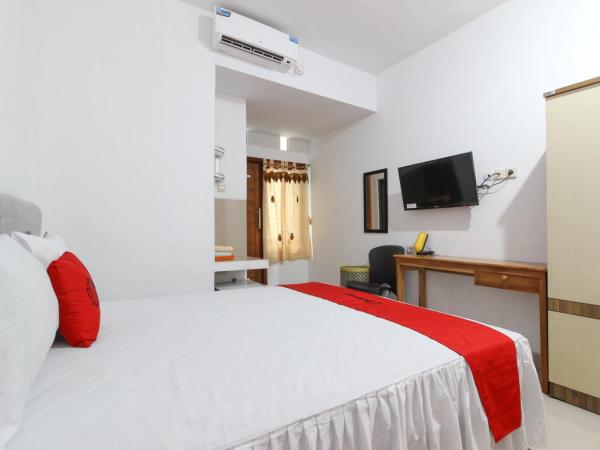 RedDoorz Syariah at Kebun Raya Yogyakarta : photo 2 de la chambre chambre deluxe