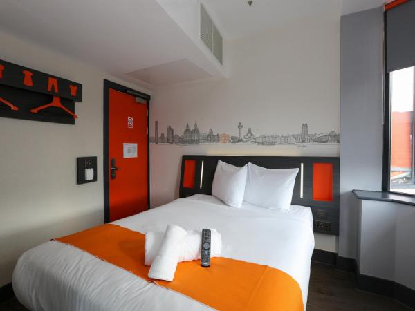 easyHotel Liverpool : photo 7 de la chambre chambre double - accessible aux personnes à mobilité réduite