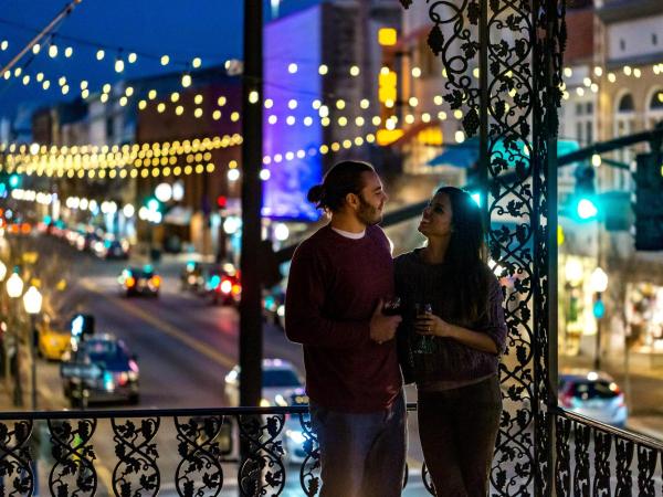 The Marshall House, Historic Inns of Savannah Collection : photo 10 de la chambre luxueuse chambre king avec balcon