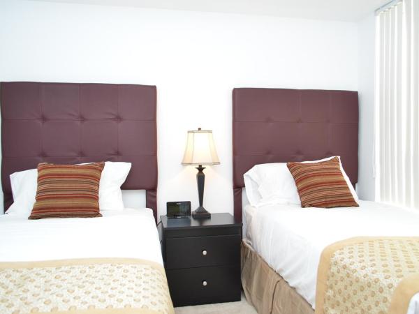 Bombay Suites Mississauga : photo 5 de la chambre two bedroom and den suites