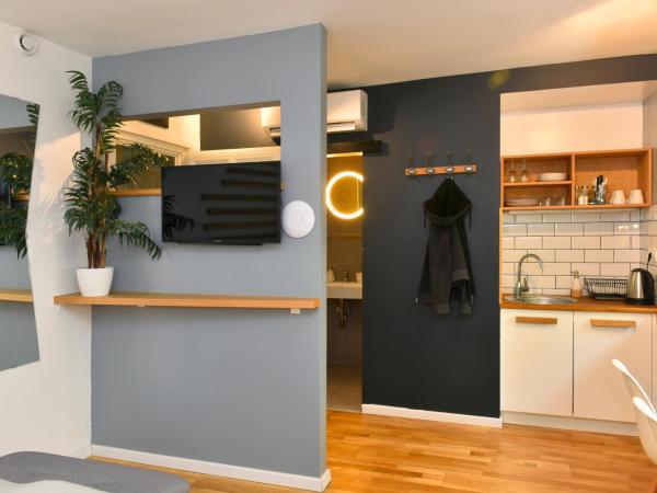 Walk Inn Váci 78 : photo 2 de la chambre petite chambre double ou lits jumeaux