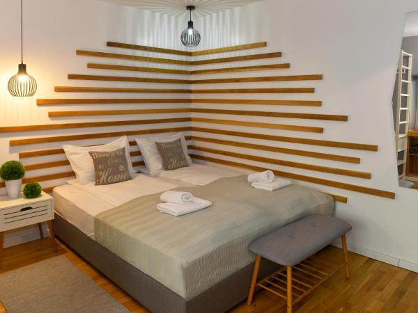 Walk Inn Váci 78 : photo 1 de la chambre petite chambre double ou lits jumeaux