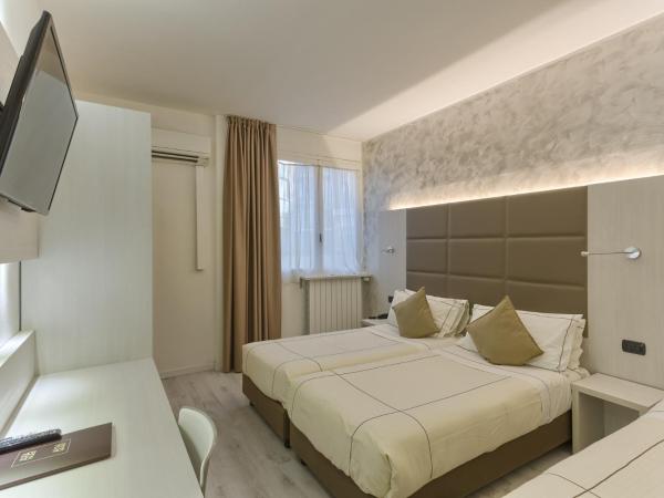 Agape Hotel AA Hotels : photo 3 de la chambre chambre double ou lits jumeaux supérieure