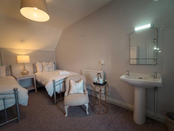 Anabelle's Guest House : photo 4 de la chambre chambre lits jumeaux avec salle de bains commune