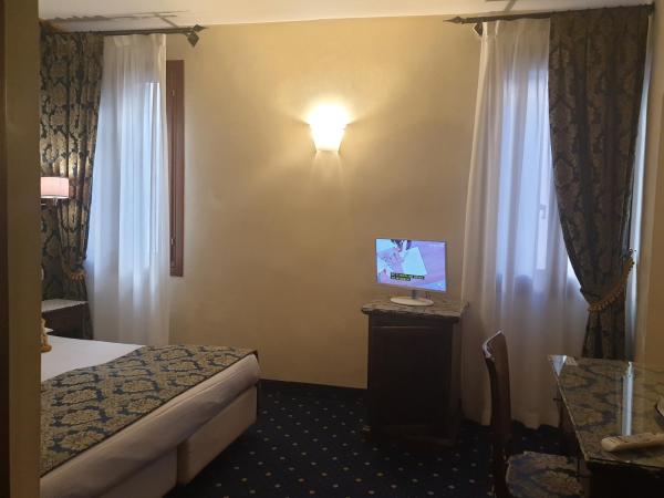 Residenza Rivo Alto : photo 5 de la chambre chambre quadruple - vue sur canal