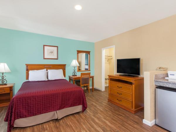 Travelodge by Wyndham San Diego SeaWorld : photo 1 de la chambre suite 1 chambre avec 2 lits queen-size - non-fumeurs