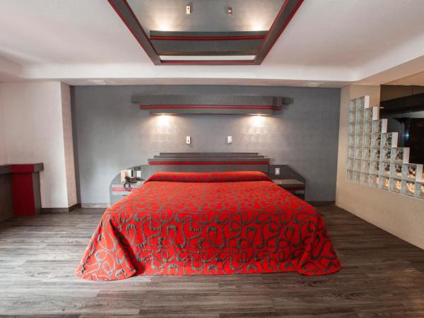 Hotel La Rosa - Sólo Adultos : photo 2 de la chambre chambre double avec baignoire spa