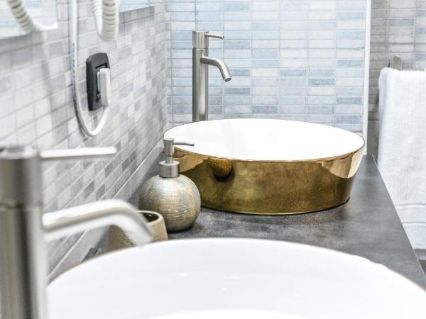 B&B Casa Cupiello : photo 5 de la chambre chambre double avec salle de bains privative