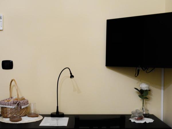 B&B Casa Cupiello : photo 9 de la chambre chambre triple avec salle de bains privative