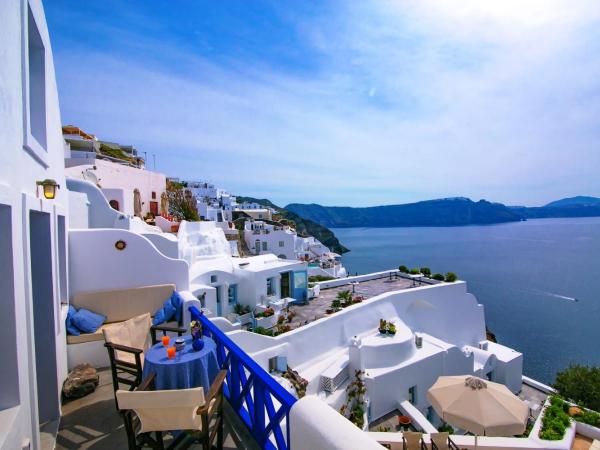 Ifestio Villas Oia : photo 4 de la chambre villa deluxe avec bain à remous extérieur - vue sur mer