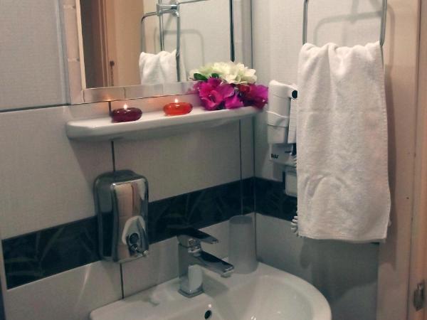 Carikci Hotel : photo 7 de la chambre chambre double ou lits jumeaux standard