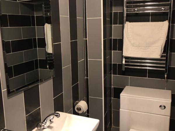 Allison House 16 : photo 5 de la chambre chambre simple avec salle de bains extérieure privative