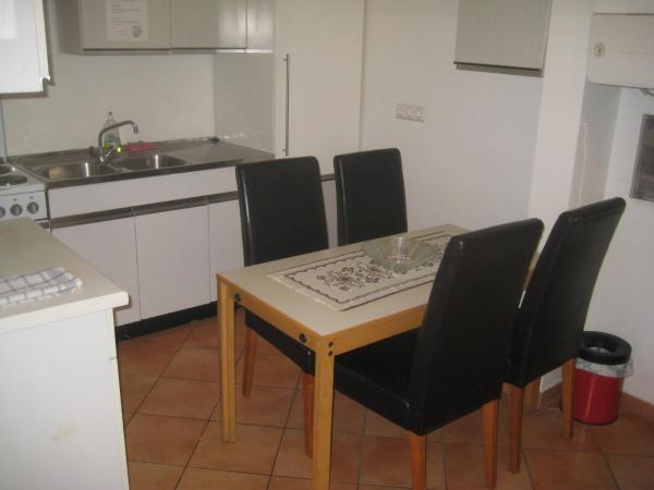 HappyHostel : photo 4 de la chambre chambre double avec salle de bains privative