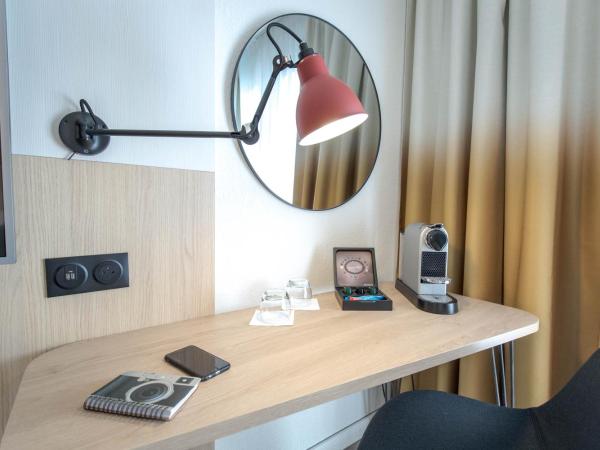 Mercure Cavaillon : photo 3 de la chambre chambre privilège avec lit double et balcon