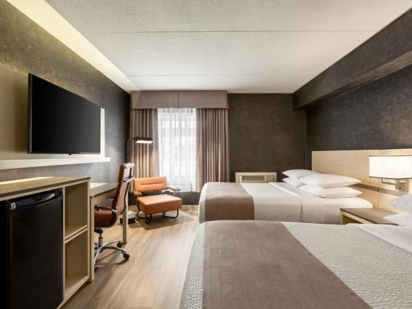 Days Inn by Wyndham Toronto West Mississauga : photo 7 de la chambre chambre 2 lits queen-size - non-fumeurs