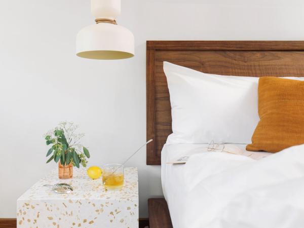 Silver Lake Pool & Inn : photo 2 de la chambre chambre lit queen-size