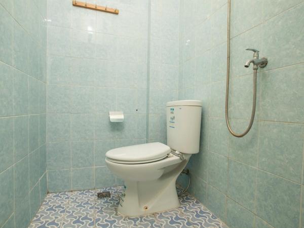 RedDoorz near Petra University 2 : photo 6 de la chambre chambre double