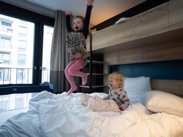 Schulz Hotel Berlin Wall at the East Side Gallery : photo 3 de la chambre chambre familiale standard