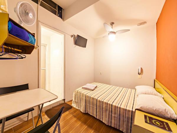 Hotel Econômico ao lado do Metrô : photo 1 de la chambre appartement