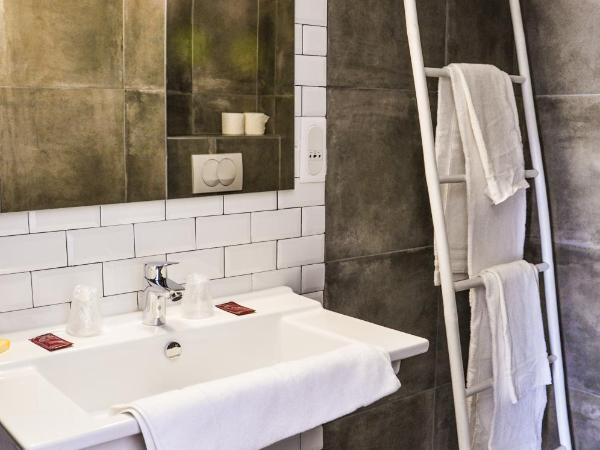 Hôtel les Arbousiers : photo 1 de la chambre chambre double standard