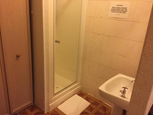 Belmont Hotel : photo 3 de la chambre chambre double avec toilettes communes
