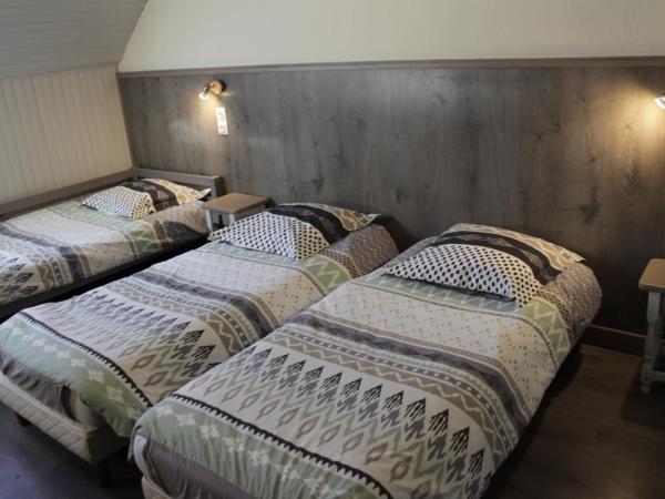 Hotel Valérie : photo 1 de la chambre chambre triple sud - vue sur montagne