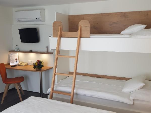 Hotel Bernerhof : photo 2 de la chambre chambre quadruple supérieure avec climatisation