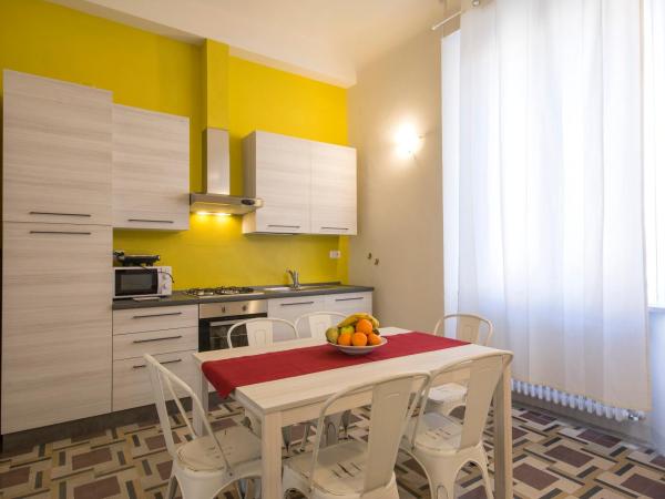 Piazza Paradiso Accommodation : photo 10 de la chambre appartement - vue sur jardin - bâtiment séparé