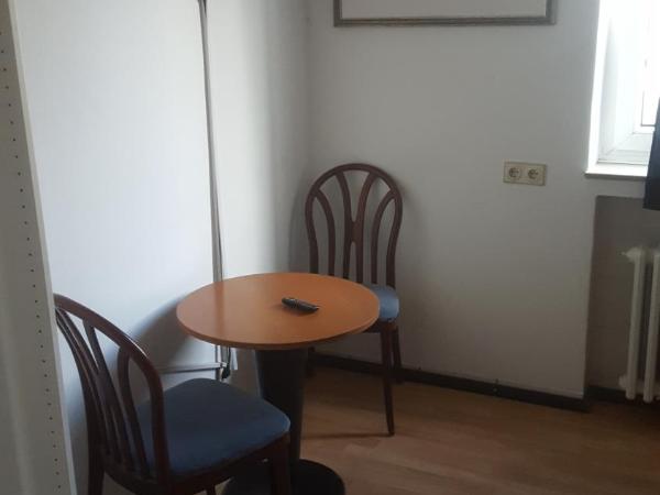 GZ Hostel Bonn : photo 8 de la chambre chambre simple avec salle de bains commune