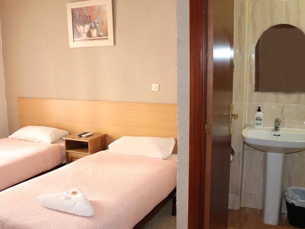 Pensión Fortea : photo 2 de la chambre chambre lits jumeaux