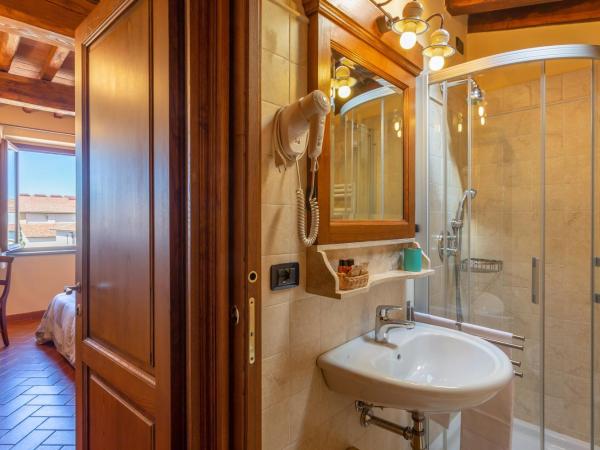 Palazzo Graziani : photo 8 de la chambre chambre double standard