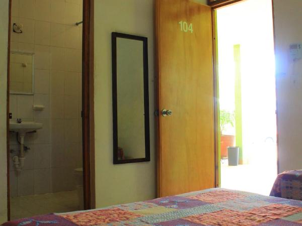 Hotel Avenida : photo 1 de la chambre chambre quadruple